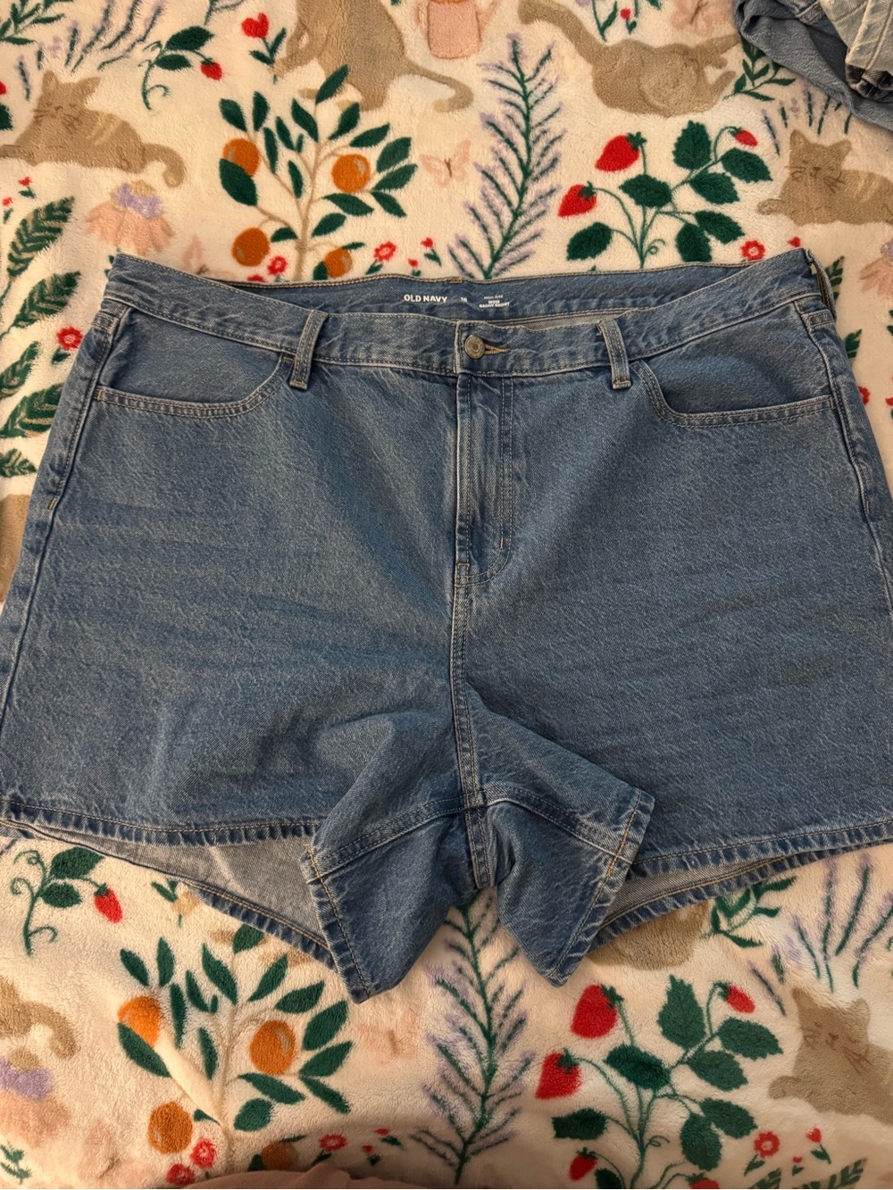 Old Navy Denim Jean Shorts in Medium Blue Wash